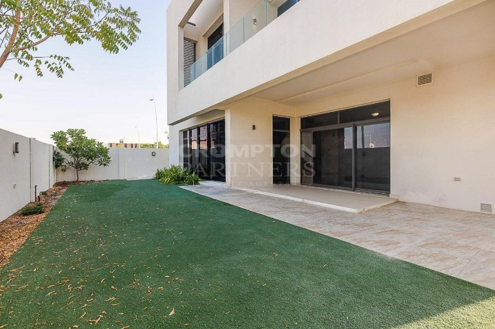 Family Home | Landscape Garden | Vacant