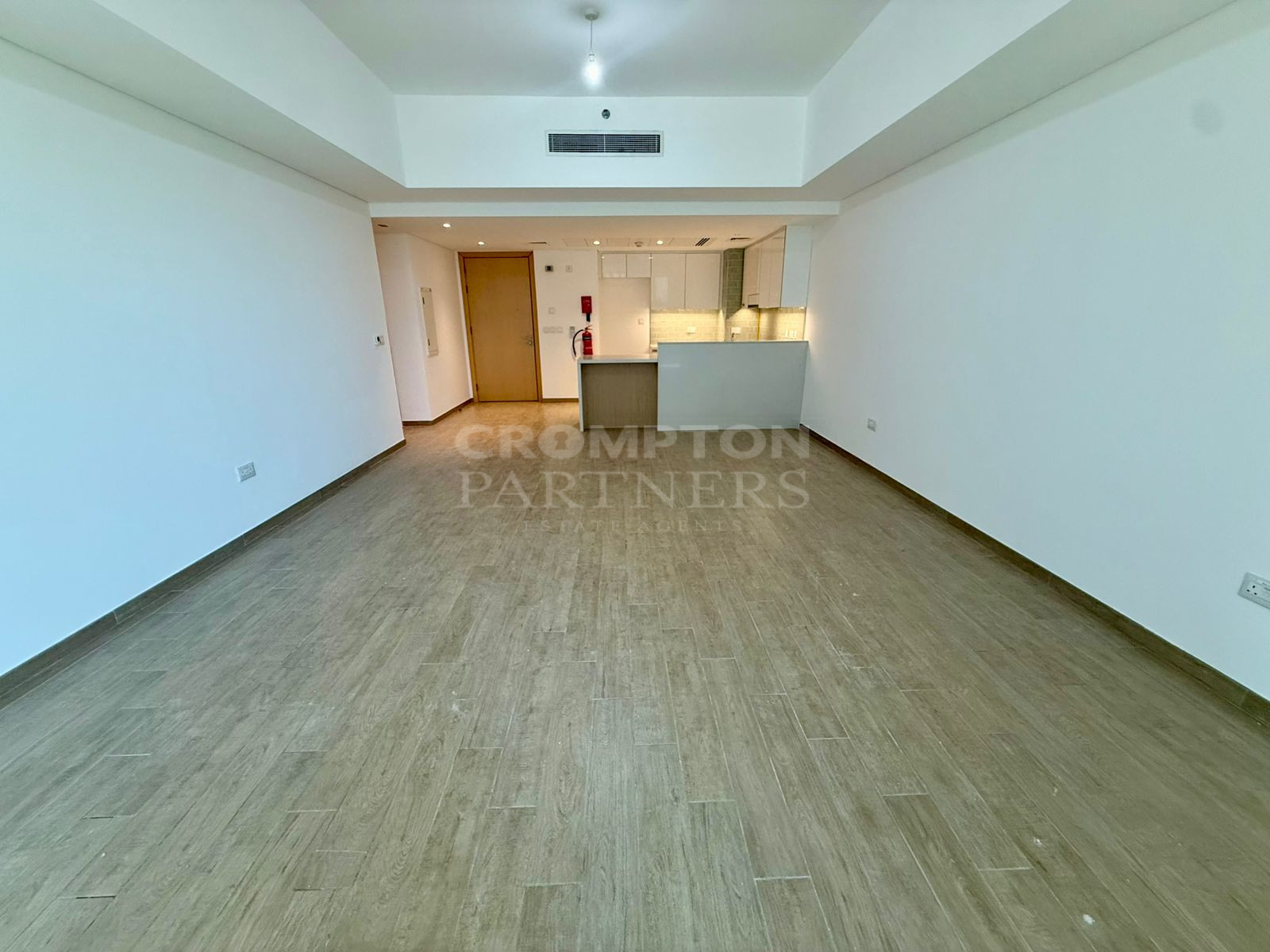 Ideal Family Home|Bright Interior|Close To Beach - Photo 3