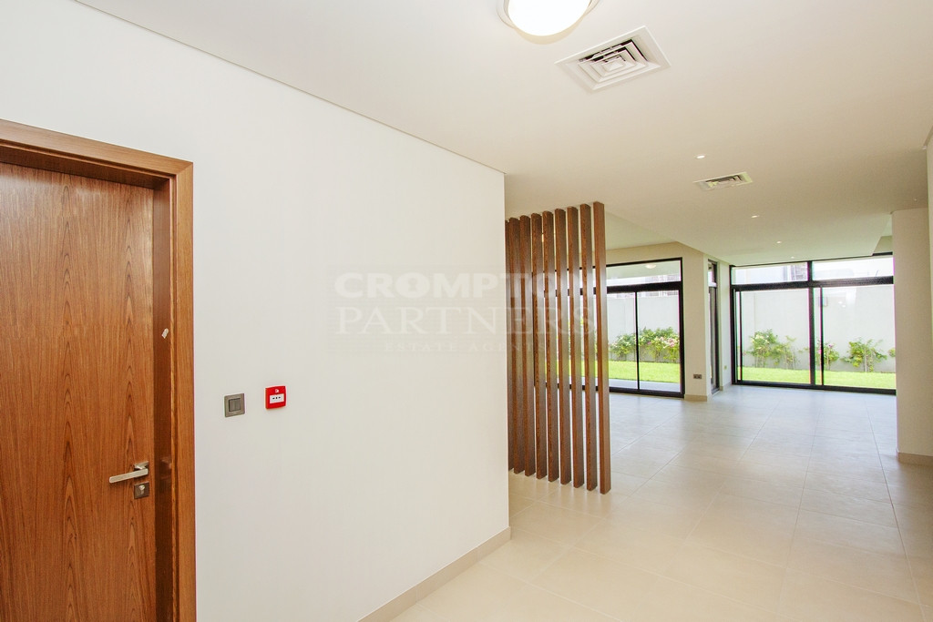 Single Row | Corner | Type 2 | Spacious | Rented - Photo 2