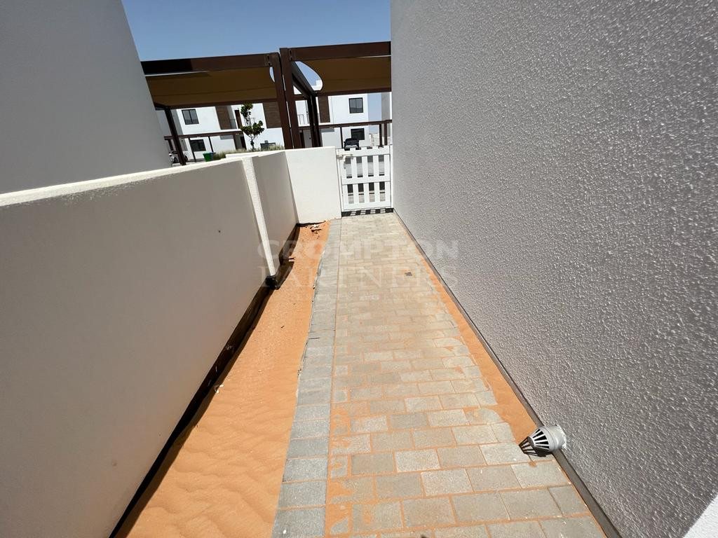 Ghadeer Phase 2 | Ground Floor | Huge Garden - Photo 2