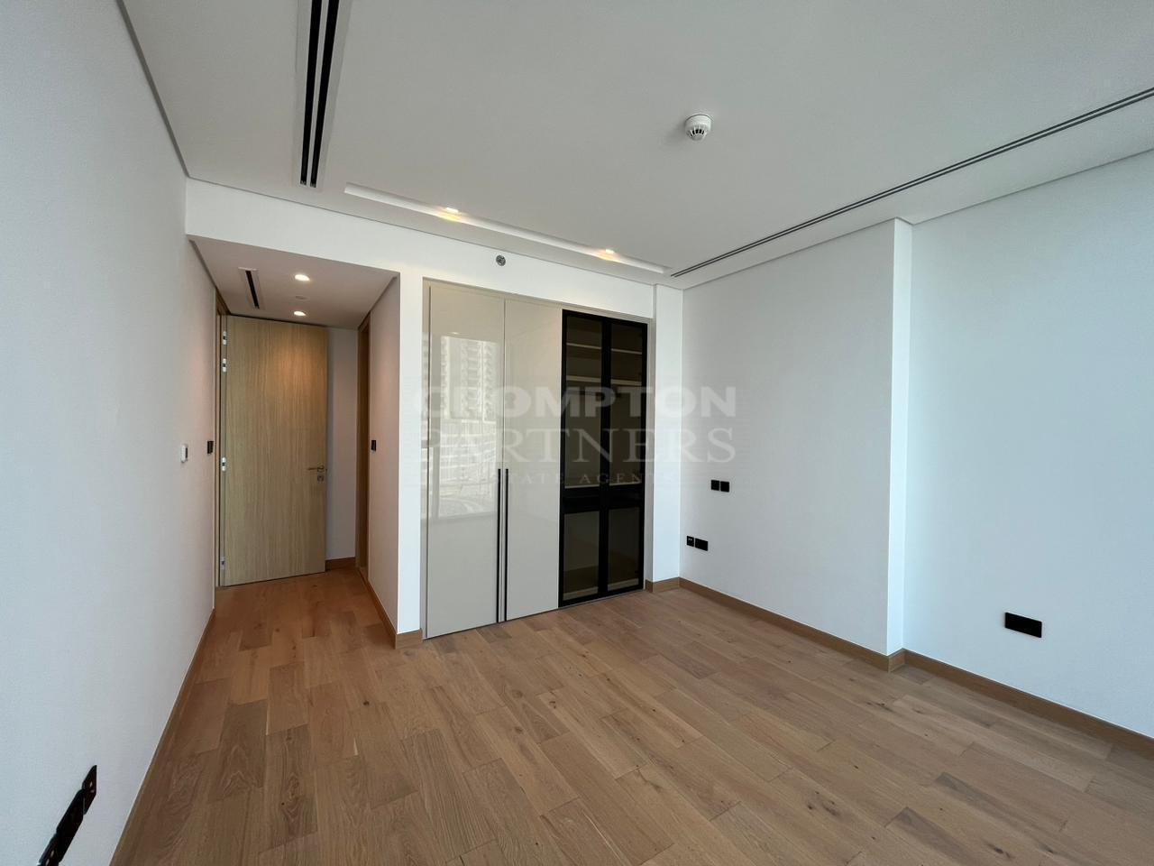 Prime Area | High End | Upcoming | Call Now - Photo 5