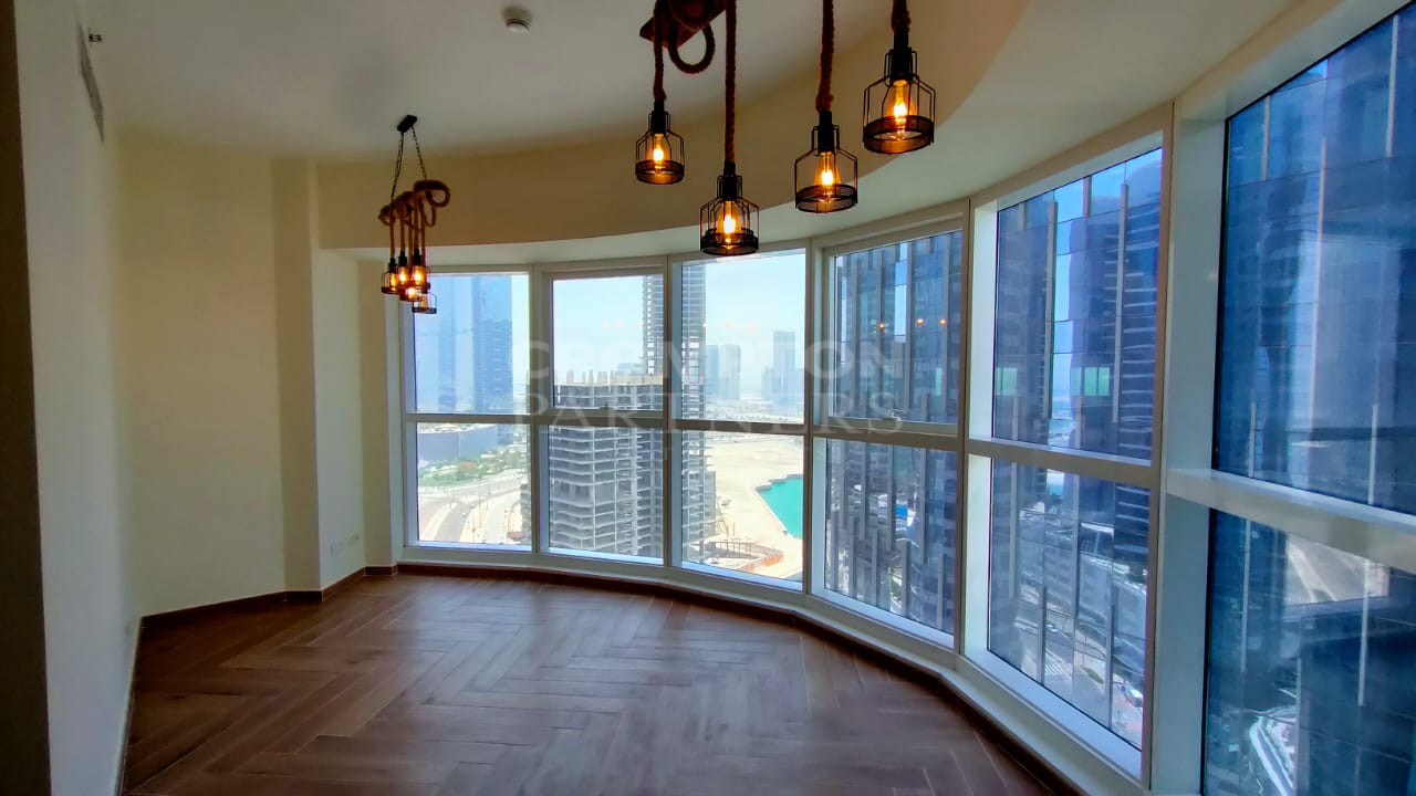 Upgraded | Bright | Wooden Floors | Vacant - Photo 3