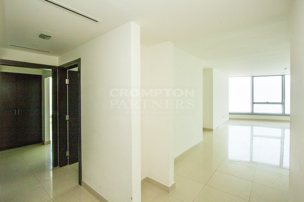 High Floor | Prime Location | 2BR + M | Sea View - Photo 2