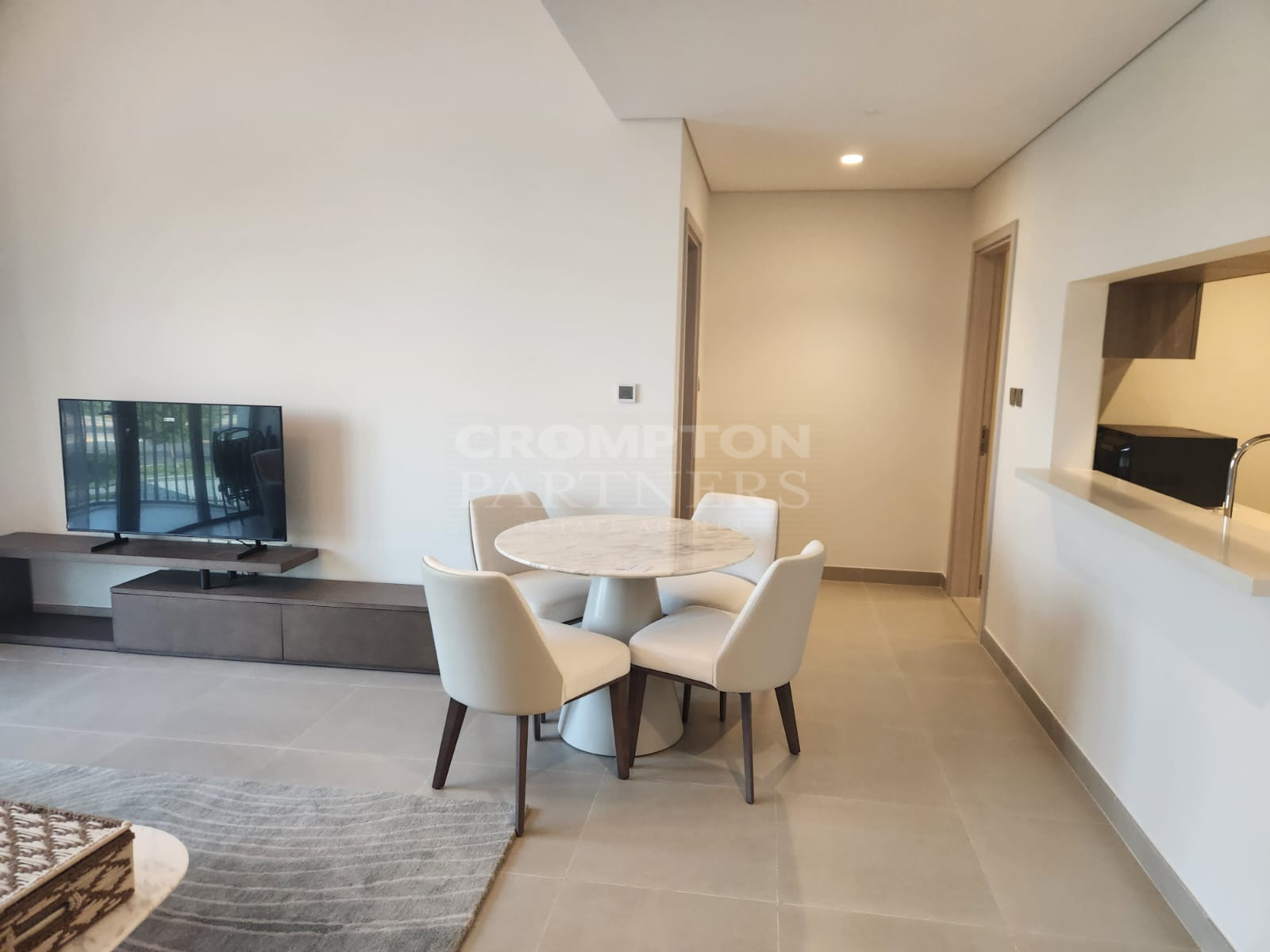 Furnished | Close to Ferrari World | Vacant - Photo 4