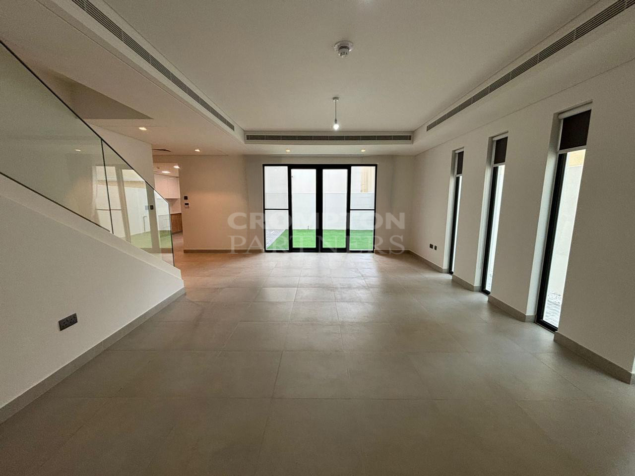 Family Friendly |Standalone Villa| Prime Location - Photo 5