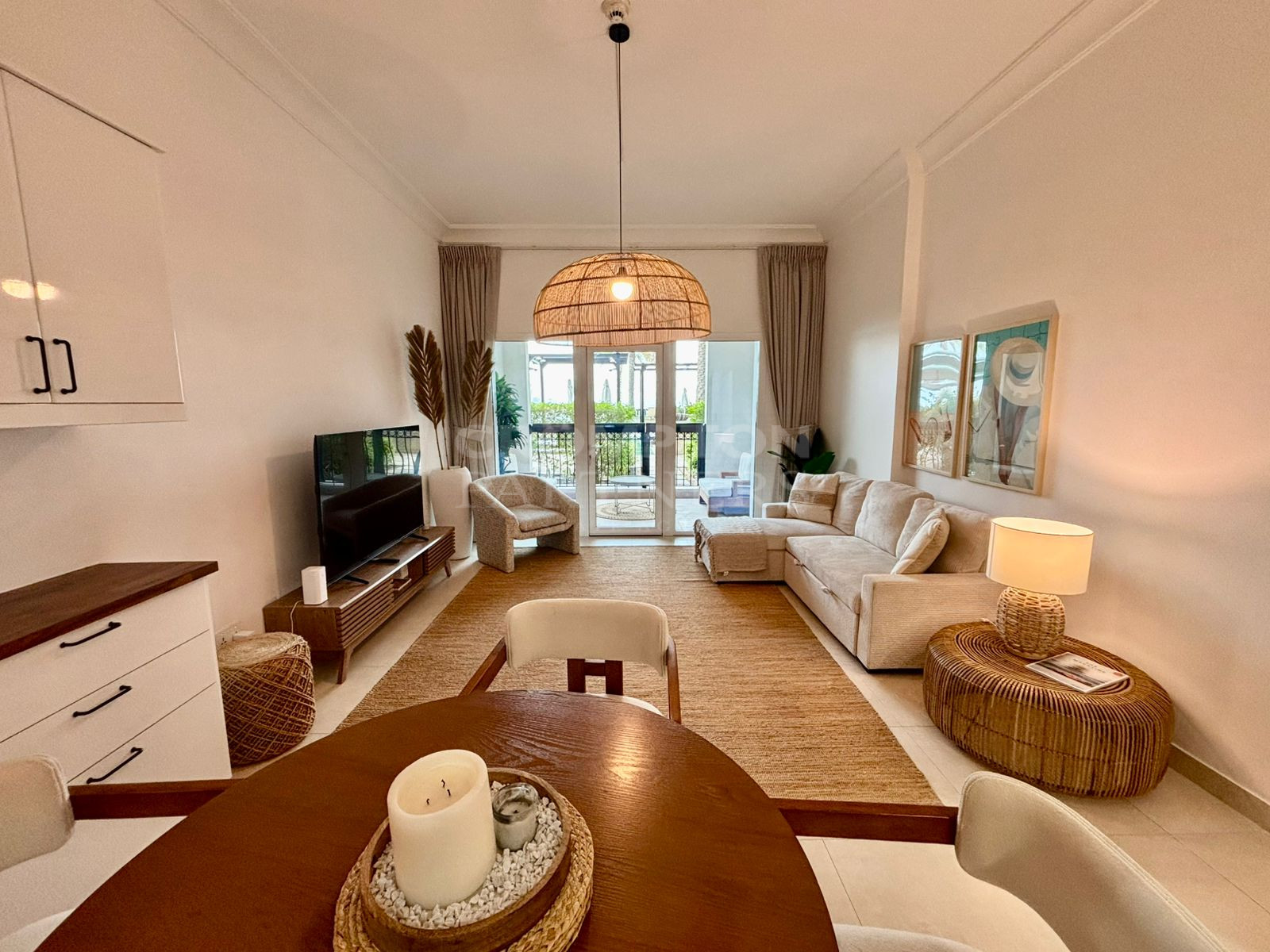 Fully Furnished | Podium Level | Sea View - Photo 3