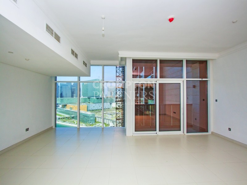 Water Facing | Big Layout | Vacant And Ready - Photo 4