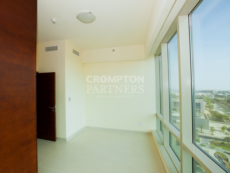 High Floor | Spacious | Best Location | Vacant - Photo 5