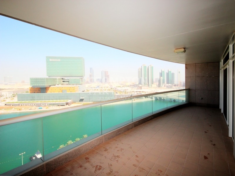 Spacious | Prime Location | Vacant And Ready